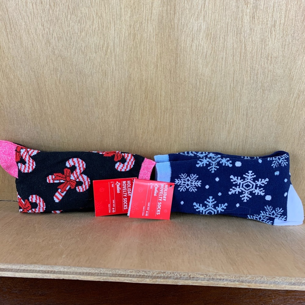 2 Pair Holiday Novelty Socks Ladies